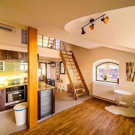 Rooftop Triplex Apartment In Centre Hradec Kralove Luaran gambar