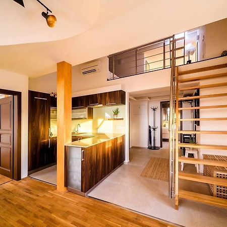Rooftop Triplex Apartment In Centre Hradec Kralove Luaran gambar