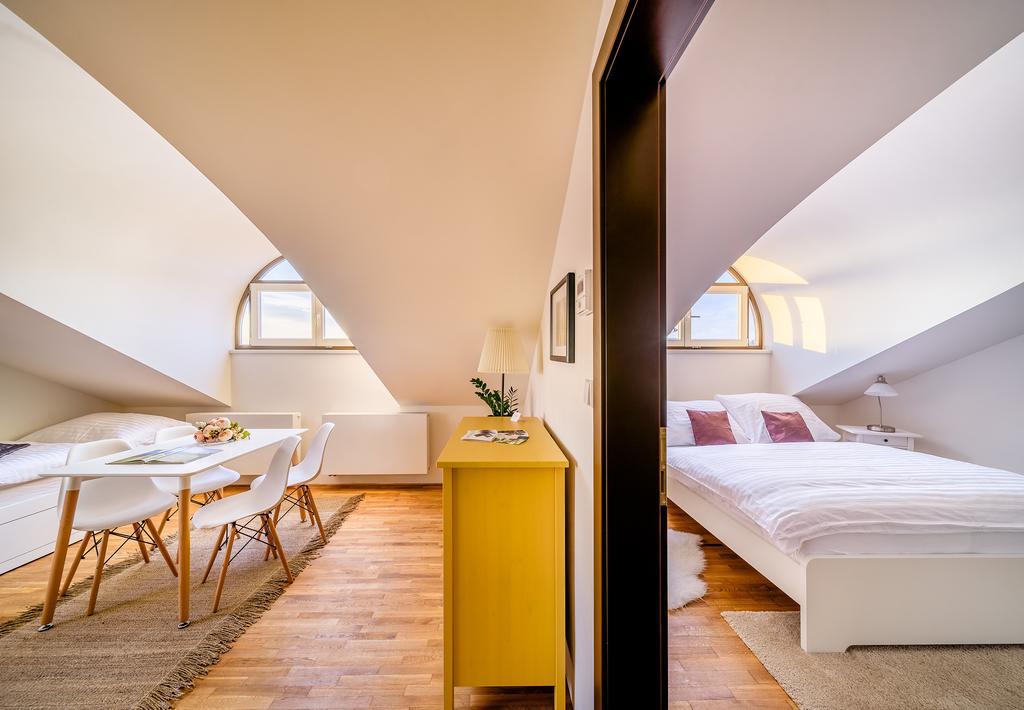 Rooftop Triplex Apartment In Centre Hradec Kralove Luaran gambar