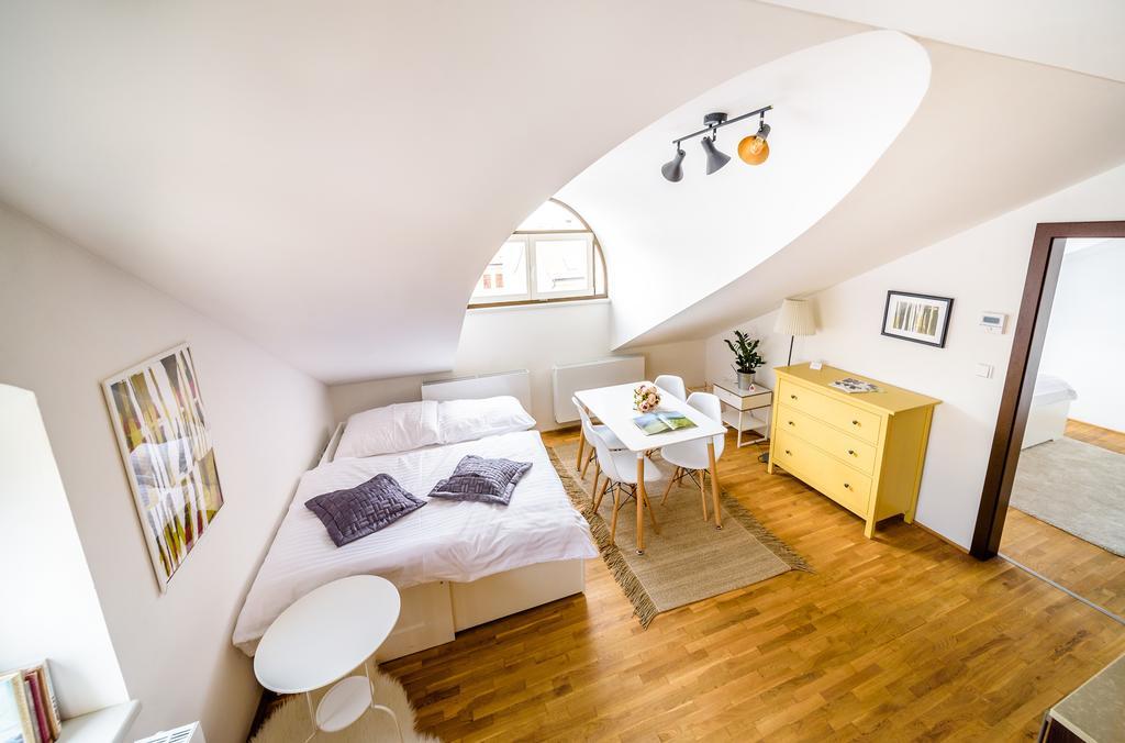 Rooftop Triplex Apartment In Centre Hradec Kralove Luaran gambar