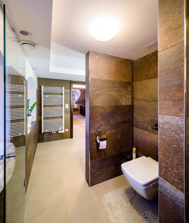 Rooftop Triplex Apartment In Centre Hradec Kralove Luaran gambar
